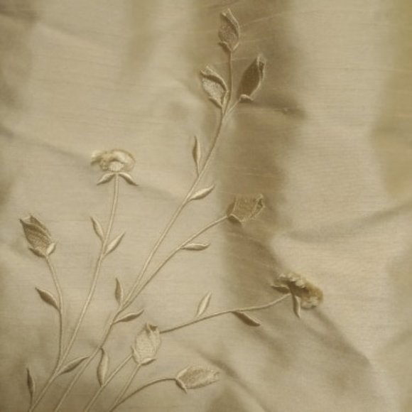 Shiny Gold Embroidered Skirt - Picture 3 of 5